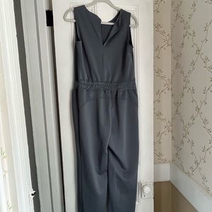 Jumpsuit seen on social media ads